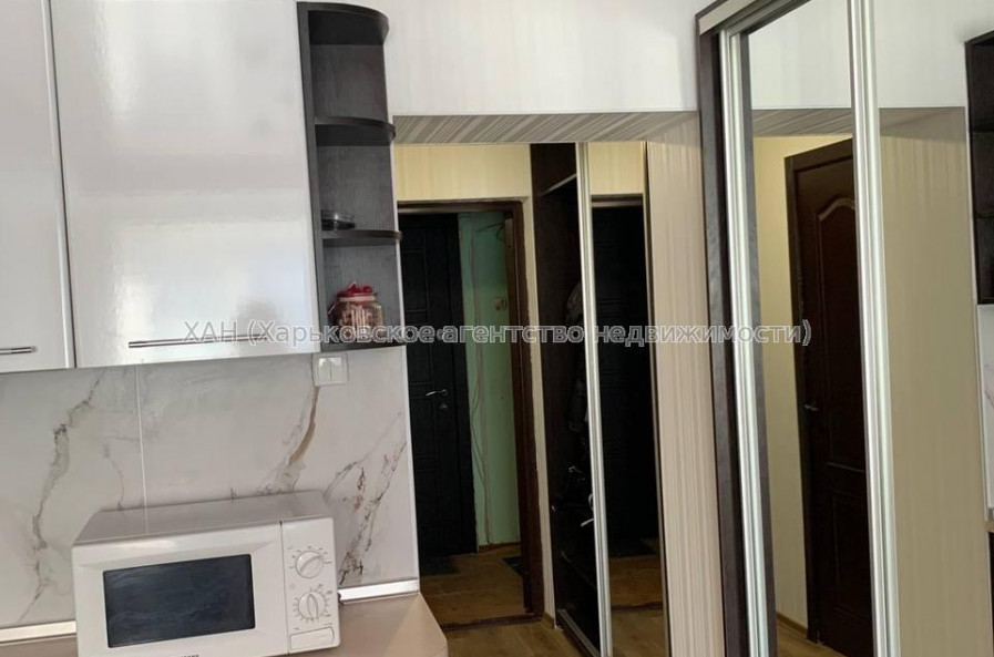 Продам квартиру, Единства ул. , 1  ком., 25 м², капитальный ремонт 