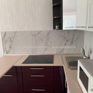 Продам квартиру, Единства ул. , 1  ком., 25 м², капитальный ремонт 