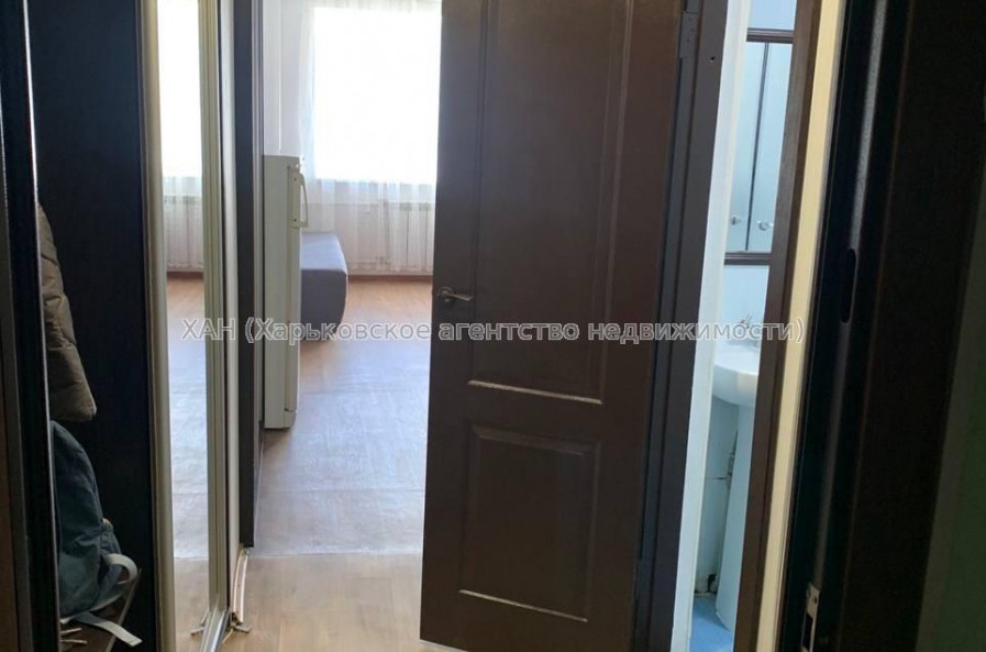 Продам квартиру, Единства ул. , 1  ком., 25 м², капитальный ремонт 