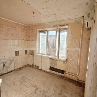 Продам квартиру, Людвига Свободы просп. , 2  ком., 56.80 м², без внутренних работ 