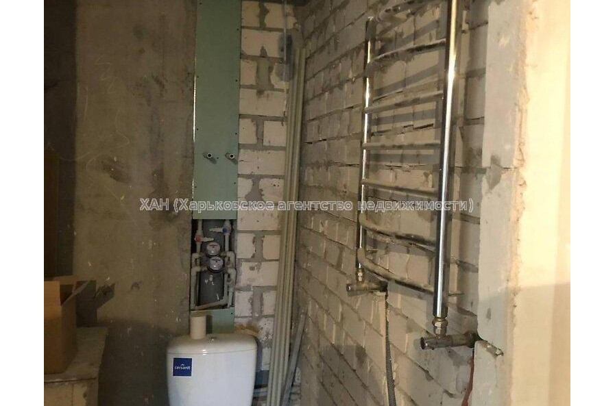 Продам квартиру, Ньютона ул. , 2  ком., 57 м², без внутренних работ 