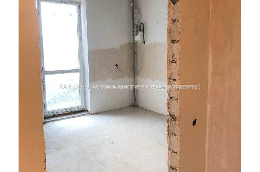 Продам квартиру, Ньютона ул. , 2  ком., 57 м², без внутренних работ 