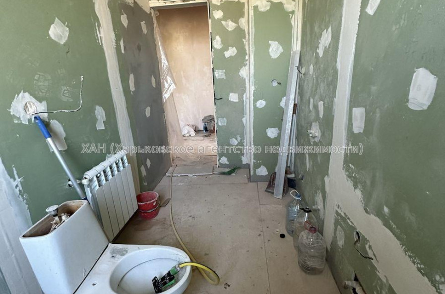Продам квартиру, Ильи Коваля ул. , 2 кім., 64 м², частичный ремонт 