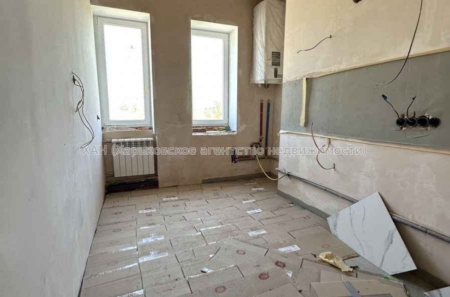 Продам квартиру, Ильи Коваля ул. , 2 кім., 64 м², частичный ремонт 