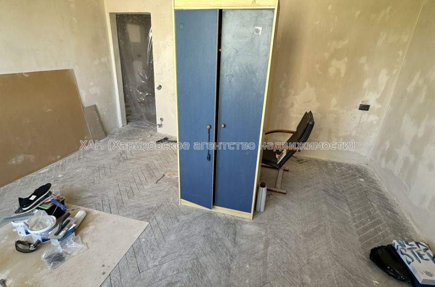Продам квартиру, Ильи Коваля ул. , 2 кім., 64 м², частичный ремонт 