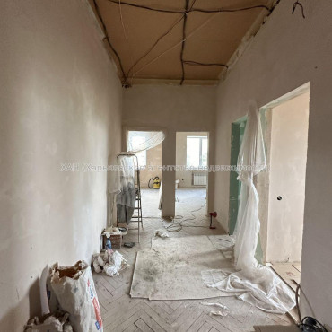 Продам квартиру, Ильи Коваля ул. , 2 кім., 64 м², частичный ремонт 