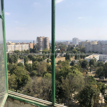 Продам квартиру, Волонтерская ул. , 3 кім., 72 м², косметический ремонт 