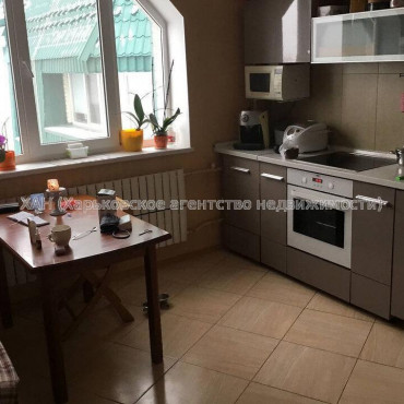 Продам квартиру, Академика Павлова ул. , 3  ком., 84.20 м², косметический ремонт 