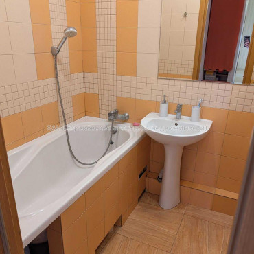 Продам квартиру, Академика Павлова ул. , 3 кім., 84.20 м², косметический ремонт 