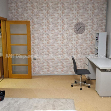 Продам квартиру, Академика Павлова ул. , 3  ком., 84.20 м², косметический ремонт 