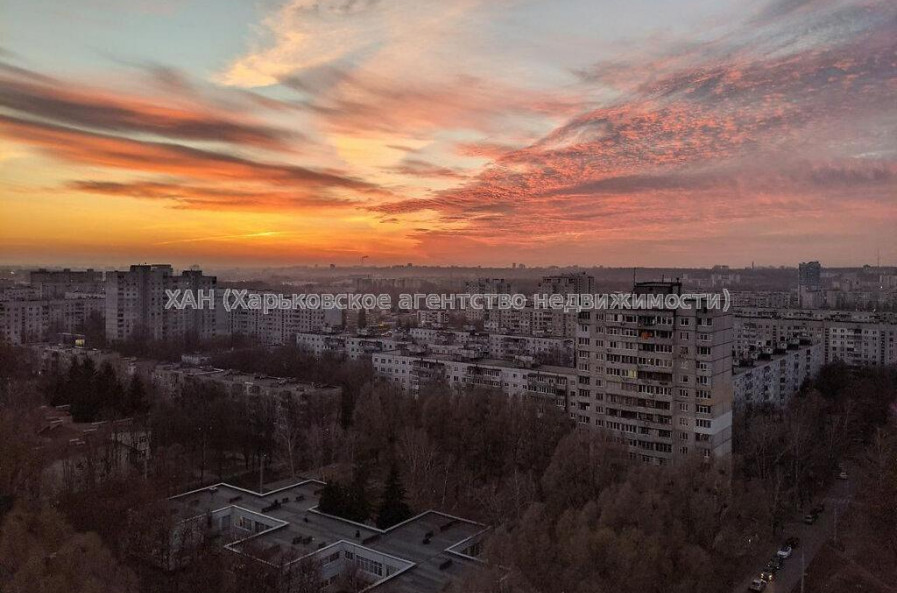 Продам квартиру, Академика Павлова ул. , 3  ком., 84.20 м², косметический ремонт 