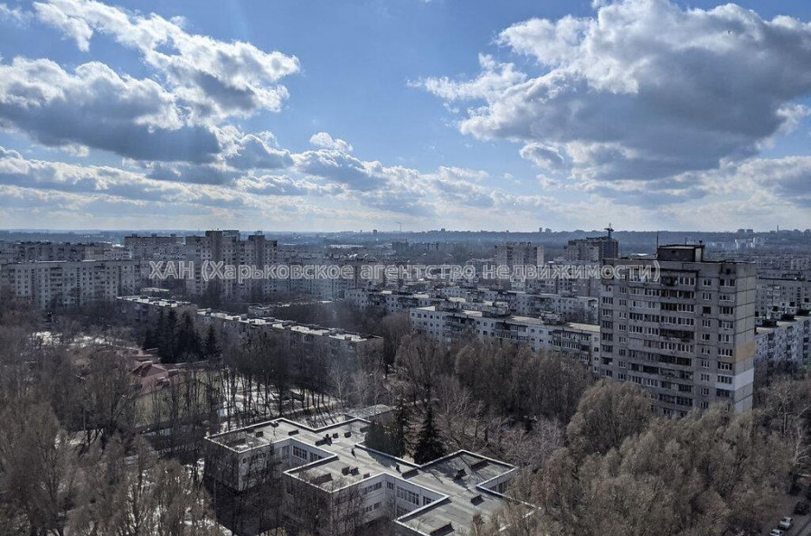 Продам квартиру, Академика Павлова ул. , 3  ком., 84.20 м², косметический ремонт 