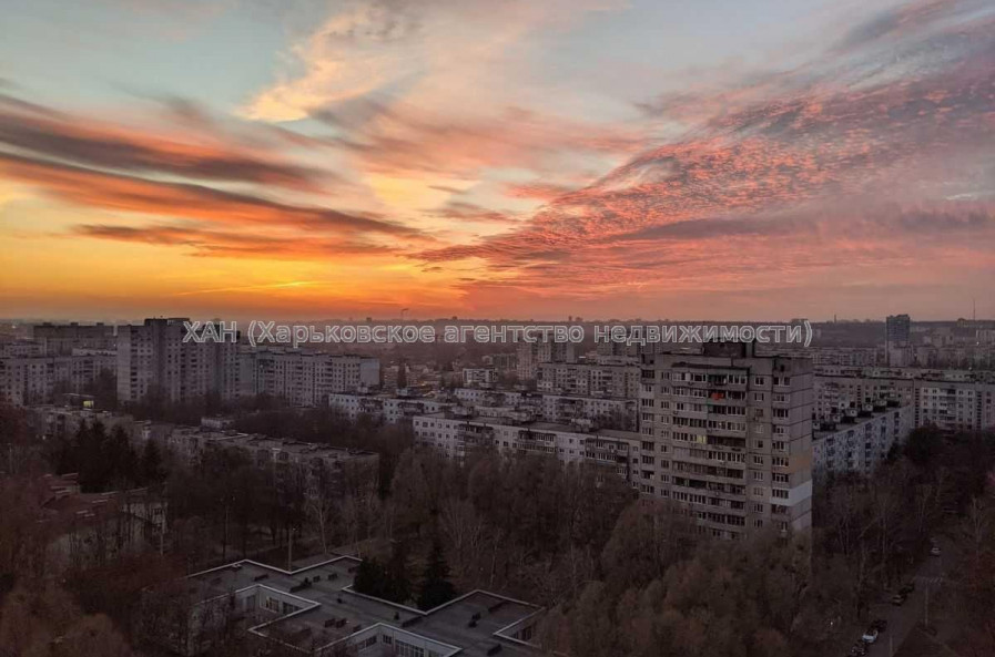 Продам квартиру, Академика Павлова ул. , 3 кім., 84.20 м², косметический ремонт 