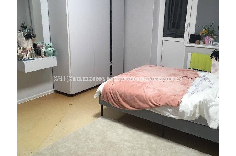 Продам квартиру, Академика Павлова ул. , 3  ком., 84.20 м², косметический ремонт 