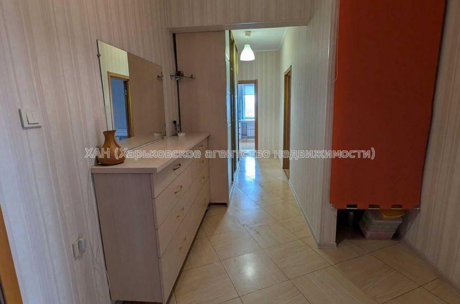 Продам квартиру, Академика Павлова ул. , 3 кім., 84.20 м², косметический ремонт 