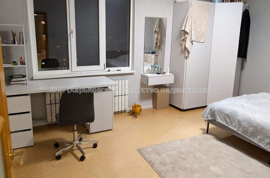 Продам квартиру, Академика Павлова ул. , 3  ком., 84.20 м², косметический ремонт 