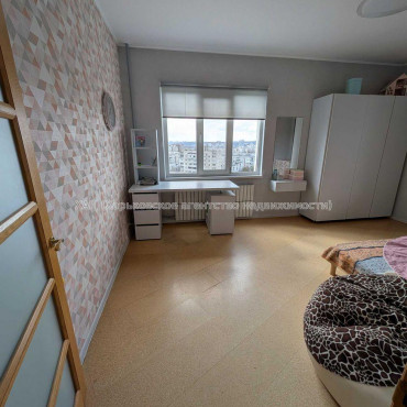 Продам квартиру, Академика Павлова ул. , 3 кім., 84.20 м², косметический ремонт 