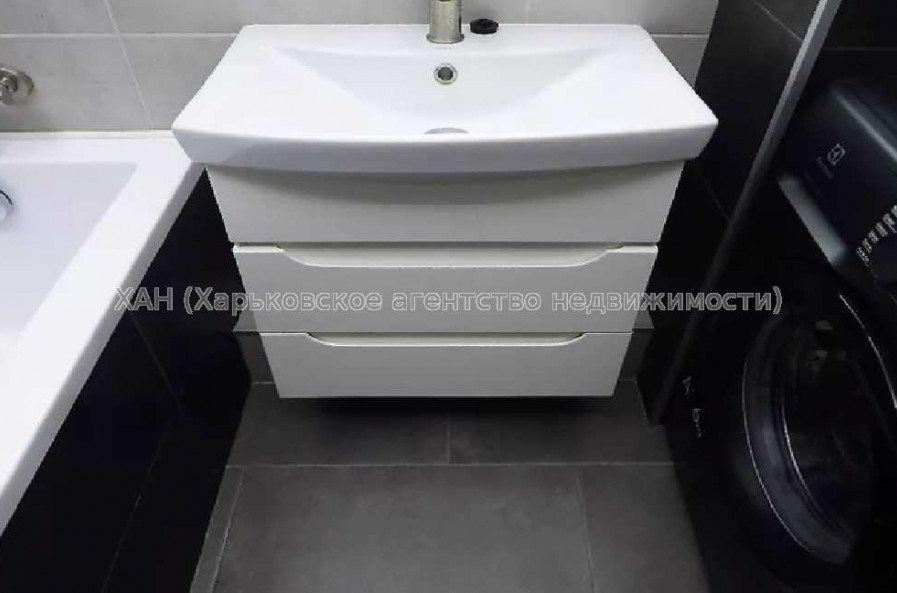 Продам квартиру, Монюшко ул. , 1  ком., 26 м², евроремонт 