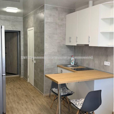 Продам квартиру, Шевченковский пер. , 1 кім., 19.90 м², капитальный ремонт 