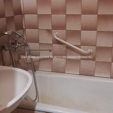 Продам квартиру, Героев Харькова просп. , 3  ком., 74 м², советский ремонт 