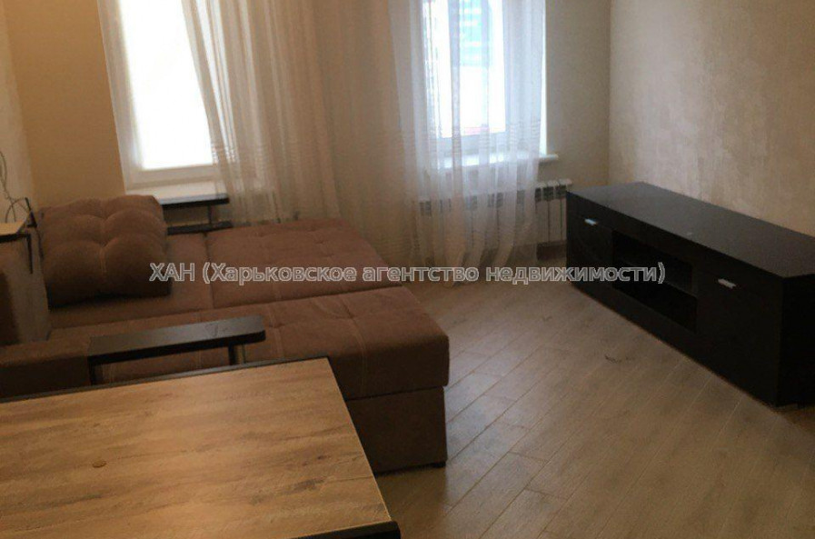 Здам квартиру, Гвардейцев Широнинцев ул. , 72 , 2 кім., 48 м², евроремонт 