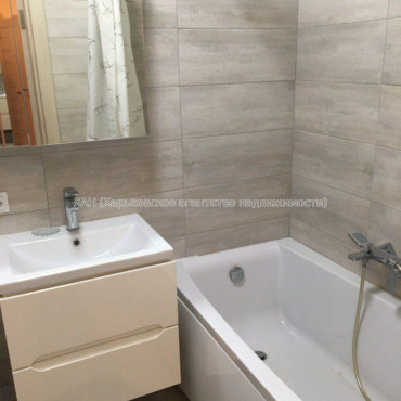 Здам квартиру, Гвардейцев Широнинцев ул. , 72 , 2 кім., 48 м², евроремонт 