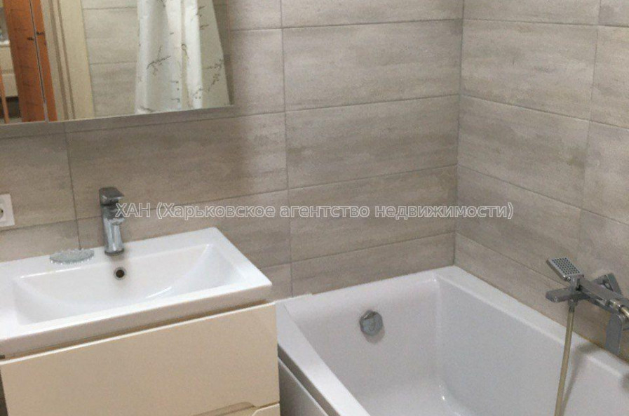 Здам квартиру, Гвардейцев Широнинцев ул. , 72 , 2 кім., 48 м², евроремонт 