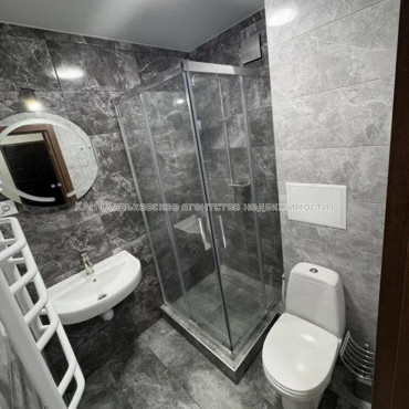 Продам квартиру, Науки просп. , 1 кім., 36 м², евроремонт 