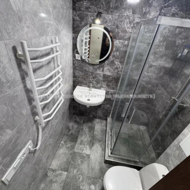 Продам квартиру, Науки просп. , 1 кім., 36 м², евроремонт 