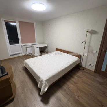 Продам квартиру, Науки просп. , 1 кім., 36 м², евроремонт 