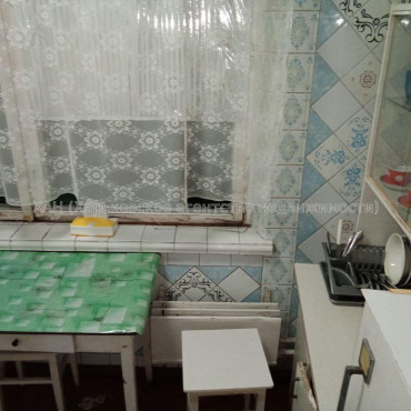 Продам квартиру, Шариковая ул. , 2 кім., 45.70 м², советский ремонт 