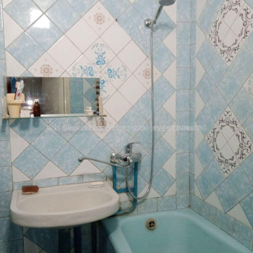 Продам квартиру, Шариковая ул. , 2 кім., 45.70 м², советский ремонт 