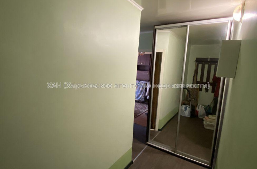 Продам квартиру, Защитников Неба ул. , 1  ком., 33 м², капитальный ремонт 