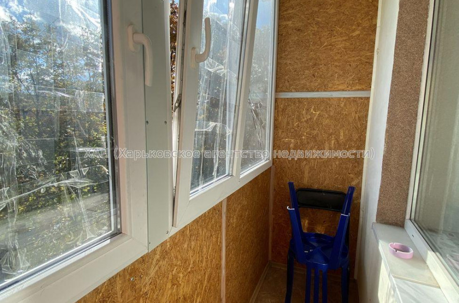 Продам квартиру, Защитников Неба ул. , 1  ком., 33 м², капитальный ремонт 