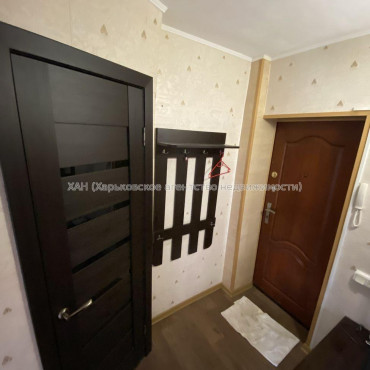 Продам квартиру, Защитников Неба ул. , 1  ком., 33 м², капитальный ремонт 