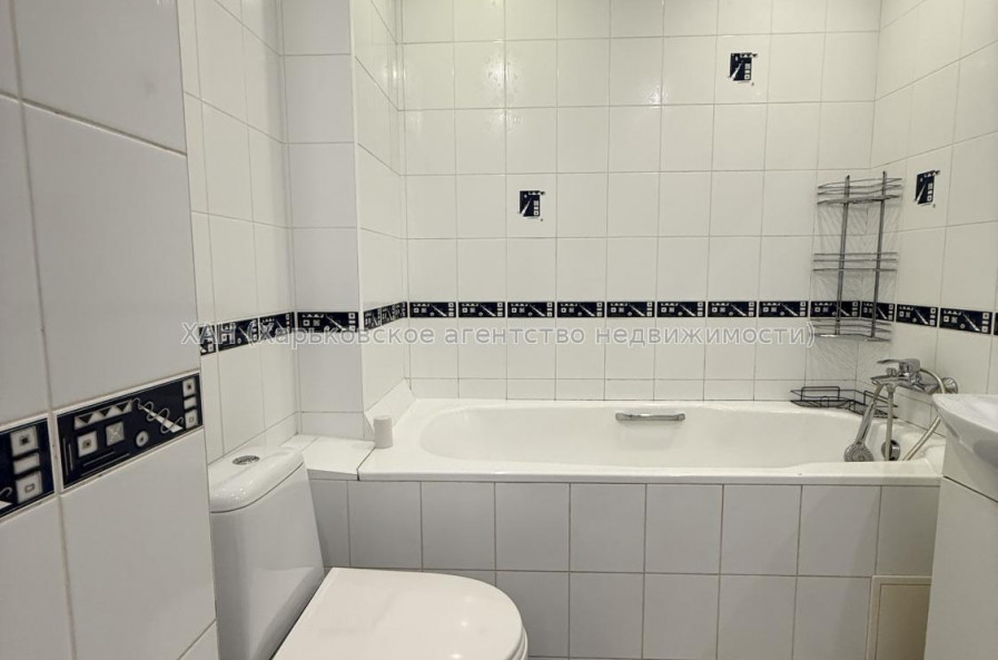 Продам квартиру, Тракторостроителей просп. , 63 , 3 кім., 65 м², капитальный ремонт 