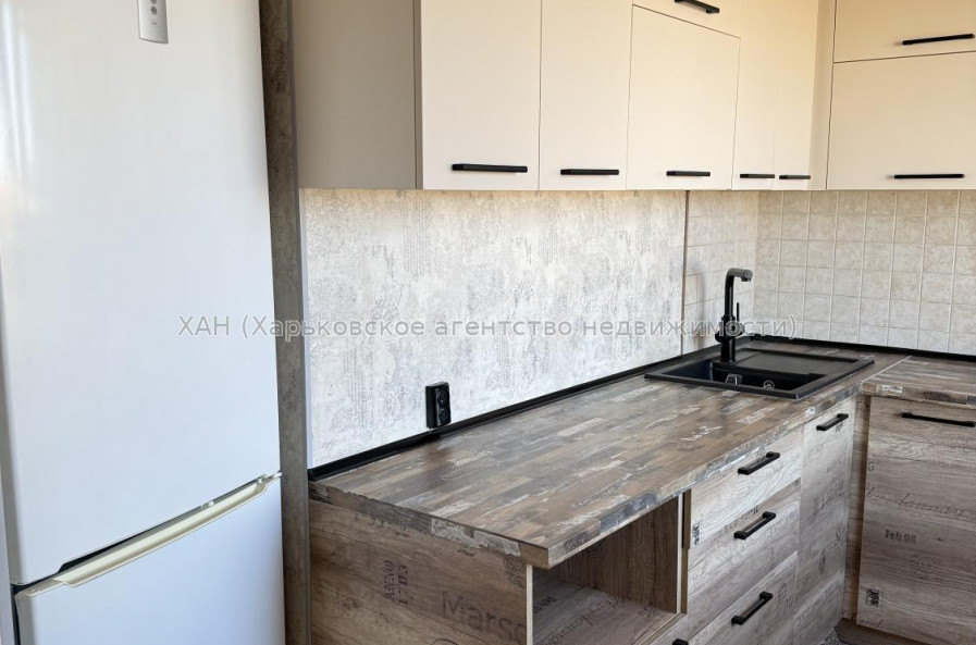 Продам квартиру, Тракторостроителей просп. , 63 , 3 кім., 65 м², капитальный ремонт 