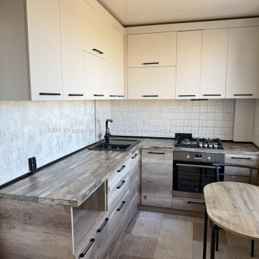 Продам квартиру, Тракторостроителей просп. , 63 , 3 кім., 65 м², капитальный ремонт 