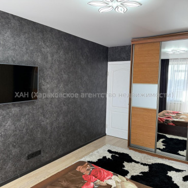 Продам квартиру, Тракторостроителей просп. , 63 , 3 кім., 65 м², капитальный ремонт 