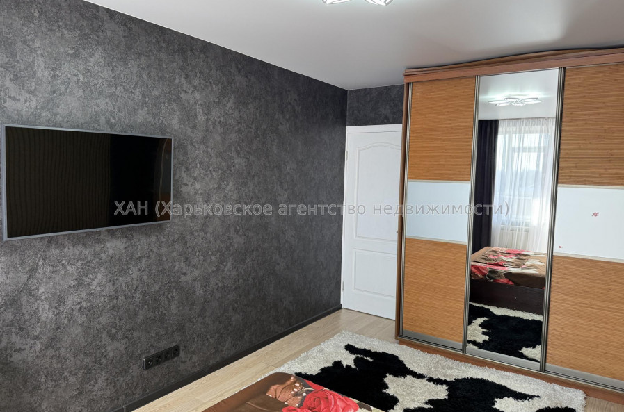 Продам квартиру, Тракторостроителей просп. , 63 , 3 кім., 65 м², капитальный ремонт 