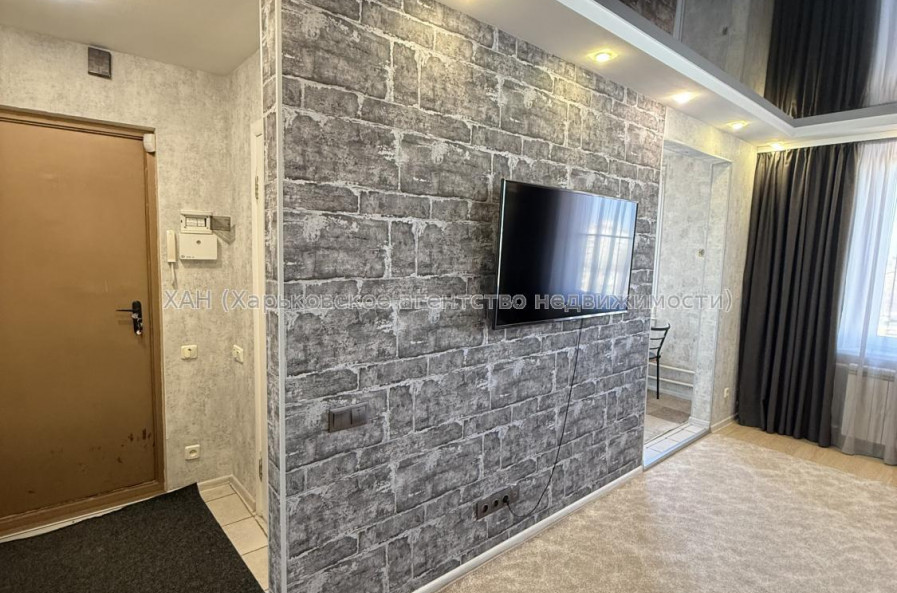 Продам квартиру, Тракторостроителей просп. , 63 , 3 кім., 65 м², капитальный ремонт 