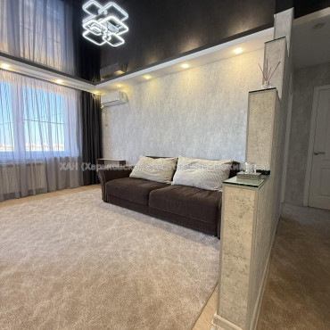 Продам квартиру, Тракторостроителей просп. , 63 , 3 кім., 65 м², капитальный ремонт 