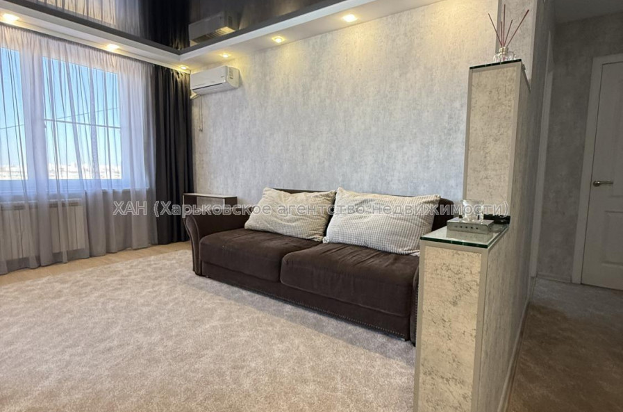 Продам квартиру, Тракторостроителей просп. , 63 , 3 кім., 65 м², капитальный ремонт 