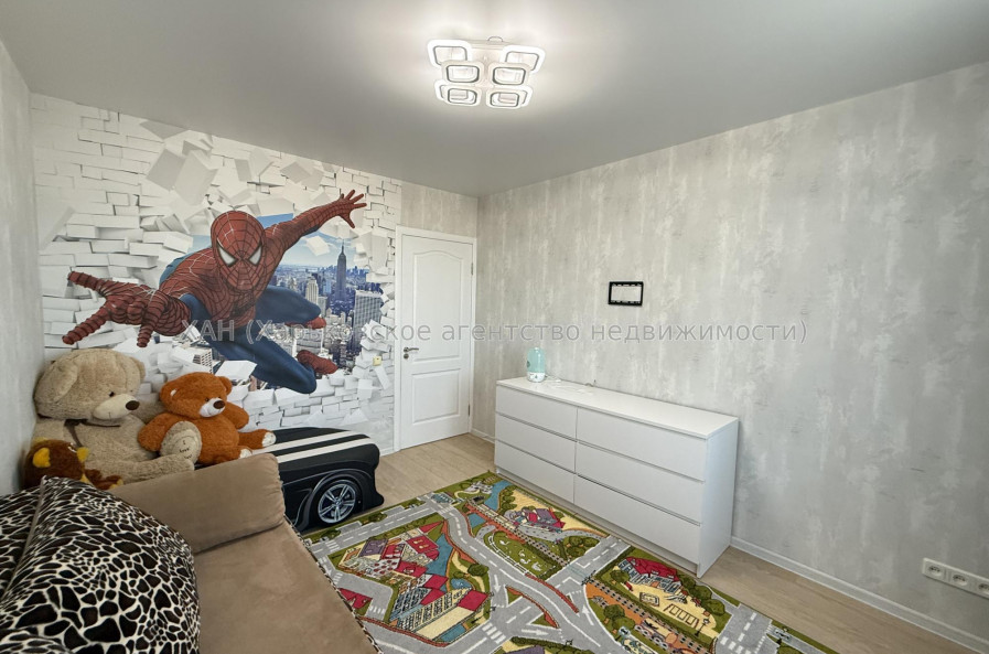 Продам квартиру, Тракторостроителей просп. , 63 , 3 кім., 65 м², капитальный ремонт 