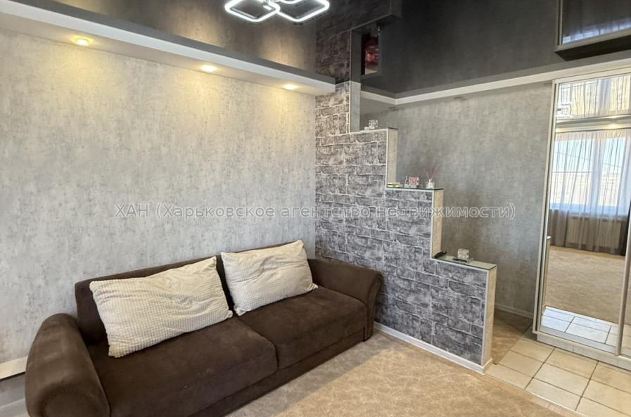 Продам квартиру, Тракторостроителей просп. , 63 , 3 кім., 65 м², капитальный ремонт 