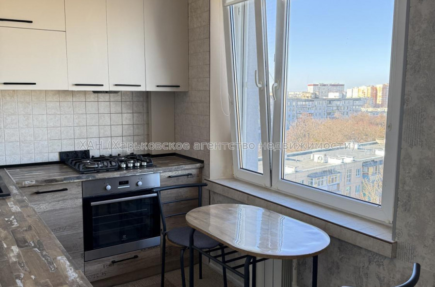 Продам квартиру, Тракторостроителей просп. , 63 , 3 кім., 65 м², капитальный ремонт 