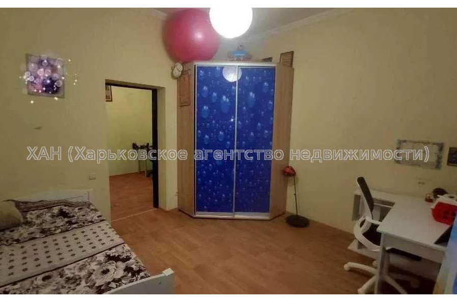 Продам квартиру, Рубановская ул. , 3 кім., 60 м², косметический ремонт 