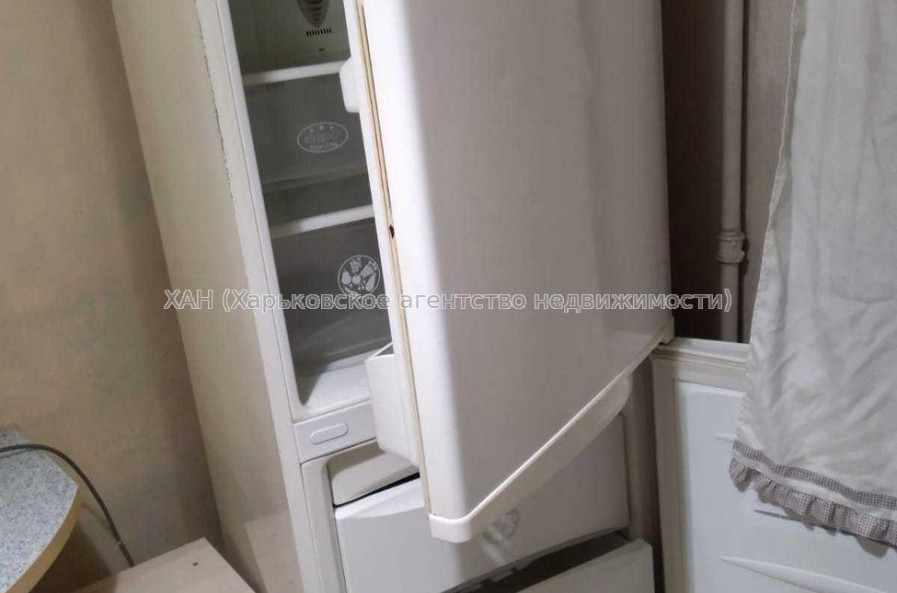 Продам квартиру, Харьковских Дивизий ул. , 1 кім., 29.80 м², советский ремонт 