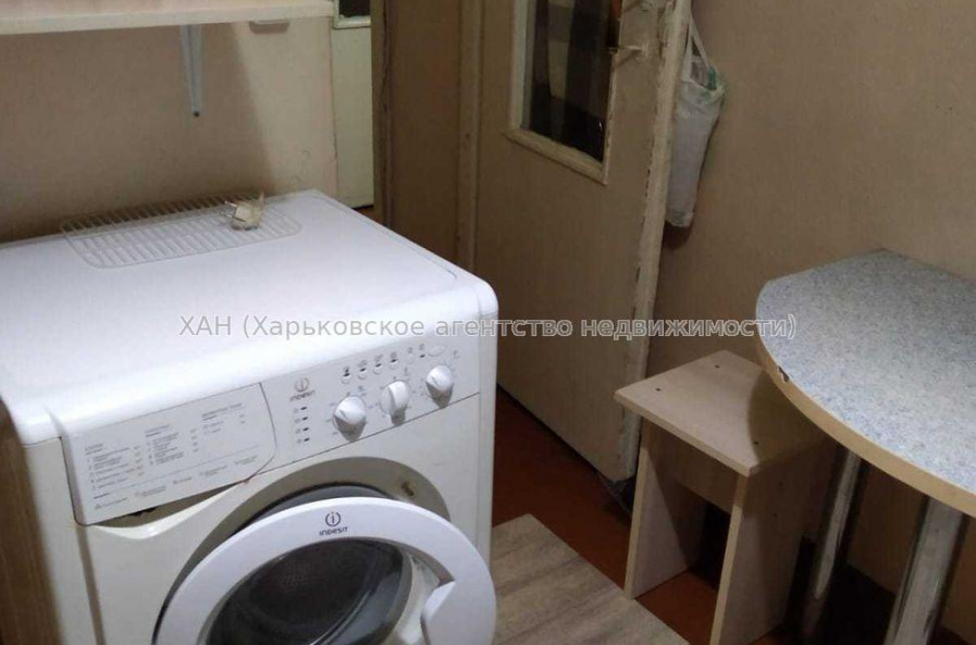 Продам квартиру, Харьковских Дивизий ул. , 1 кім., 29.80 м², советский ремонт 