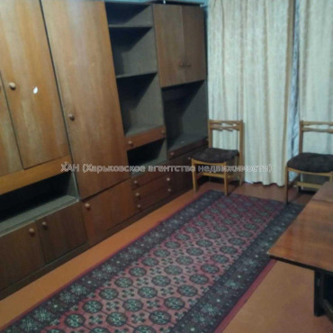 Продам квартиру, Харьковских Дивизий ул. , 1 кім., 29.80 м², советский ремонт 